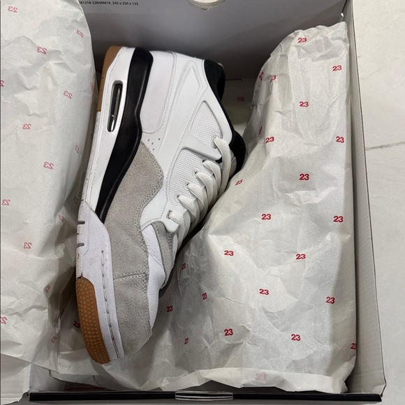 Air Jordan 4 - Picture 7 of 8